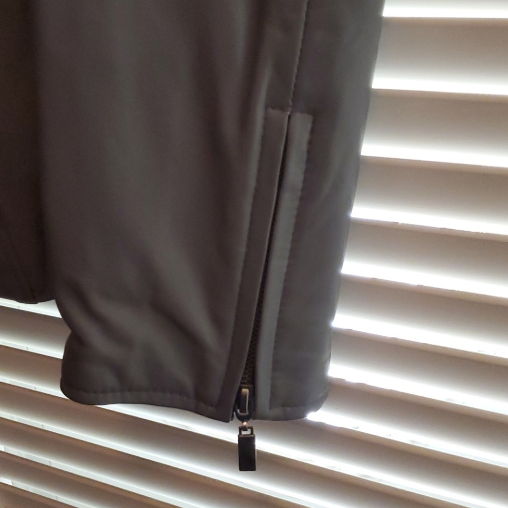 Leather jacket - Picture 2 of 3